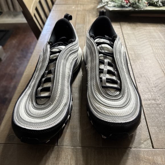 Men's Size 10.5- Nike Air Max 97 Black Metallic Silver DM0027-001 - Picture 4 of 5